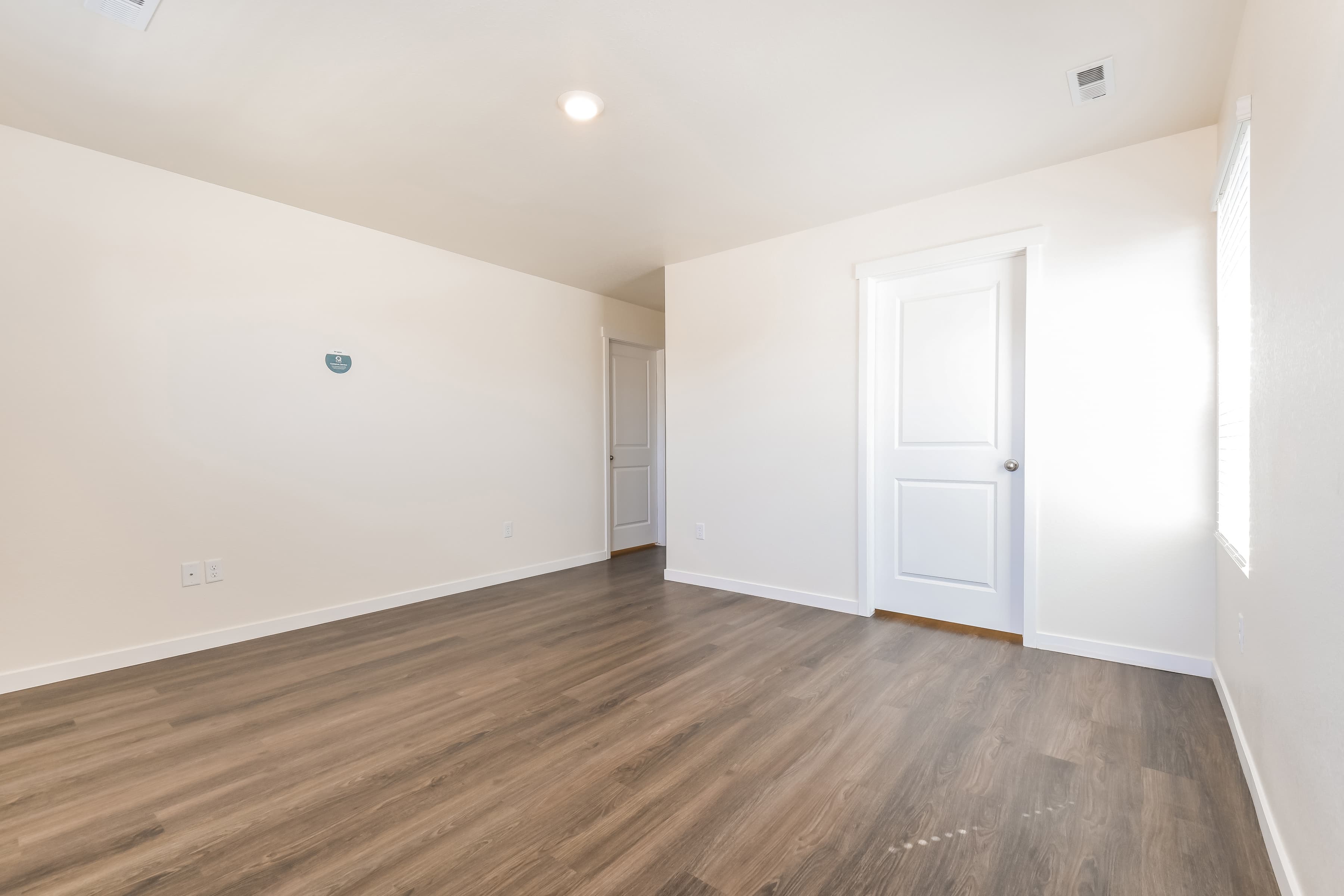 Unit image 12